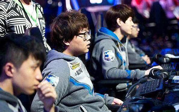 A组：MAD、VIT、AST、FNC、 B组：BDS、SK、G2、KOI LEC春季赛将开始第二阶段的小组赛